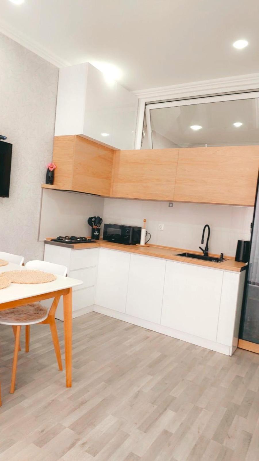 Kate'S New Cozy Apartment คูทายสิ ภายนอก รูปภาพ