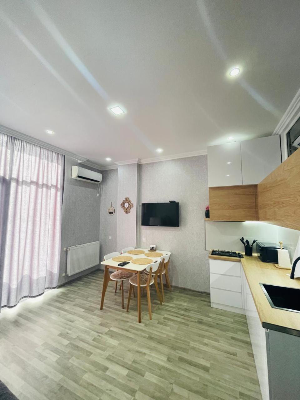 Kate'S New Cozy Apartment คูทายสิ ภายนอก รูปภาพ